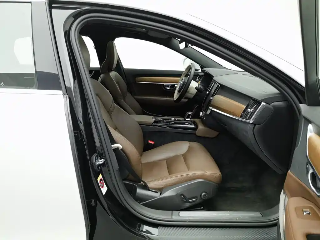 Volvo S90 PHEV — миниатюра 23
