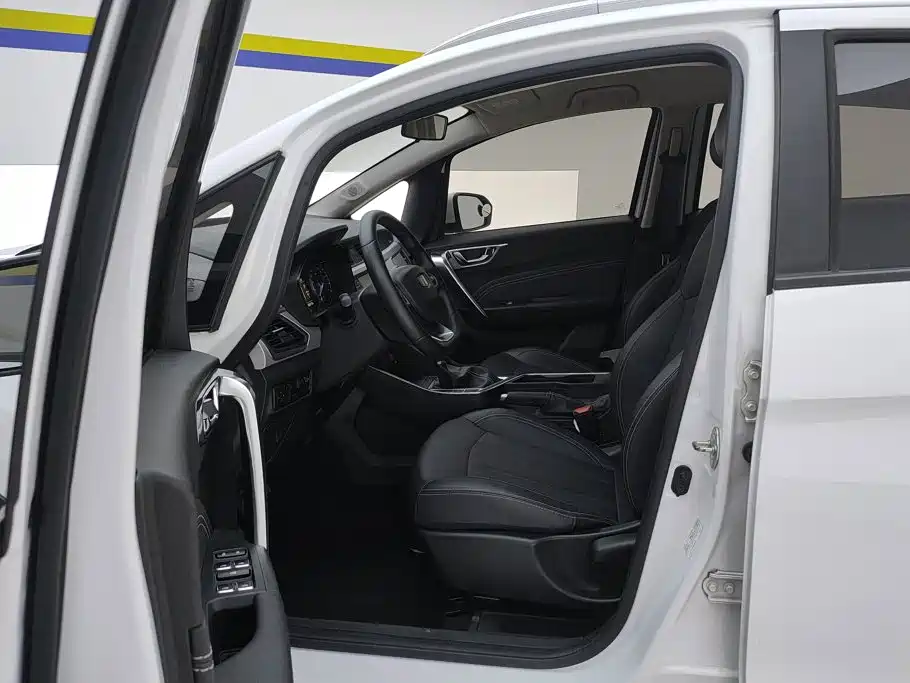 Geely Vision X3 — миниатюра 9