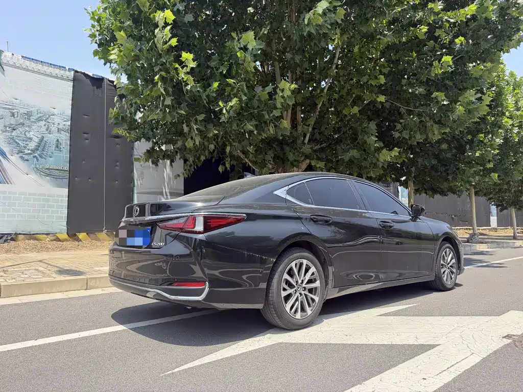 Lexus ES 2024 200 Premium