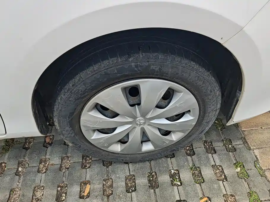 Toyota Yaris L — миниатюра 6