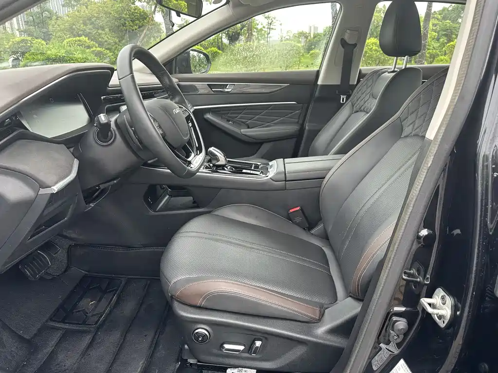 DONGFENG YI HYUN MAX