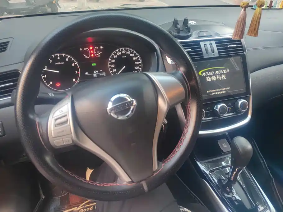 Nissan Tiida — миниатюра 12