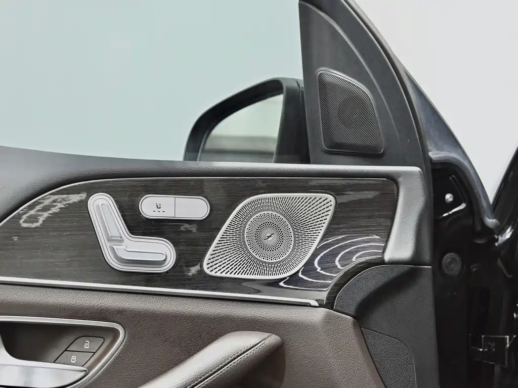Mercedes-Benz GLE (Import) — миниатюра 19