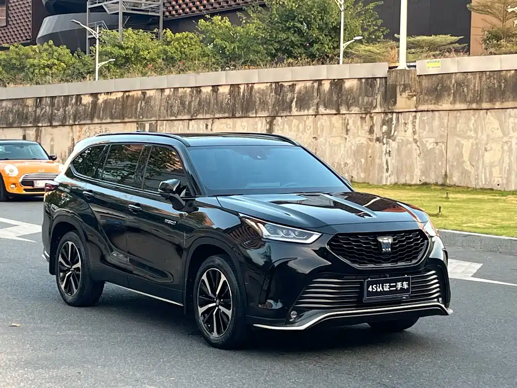 Toyota Crown Kluger — миниатюра 3