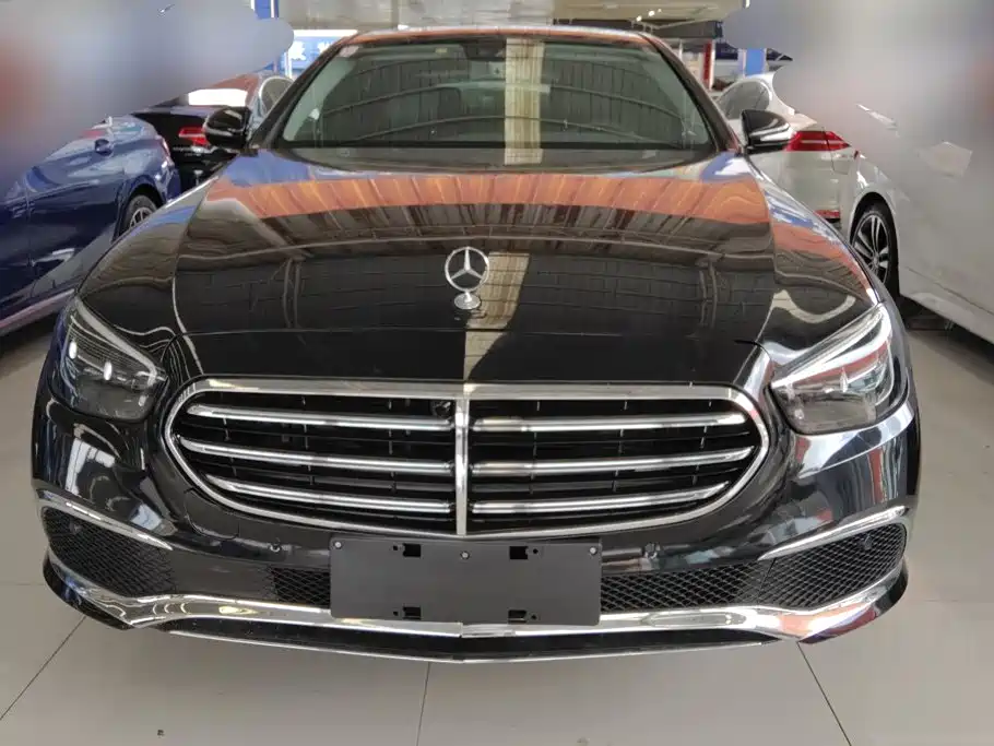 Mercedes-Benz E-Class — миниатюра 2