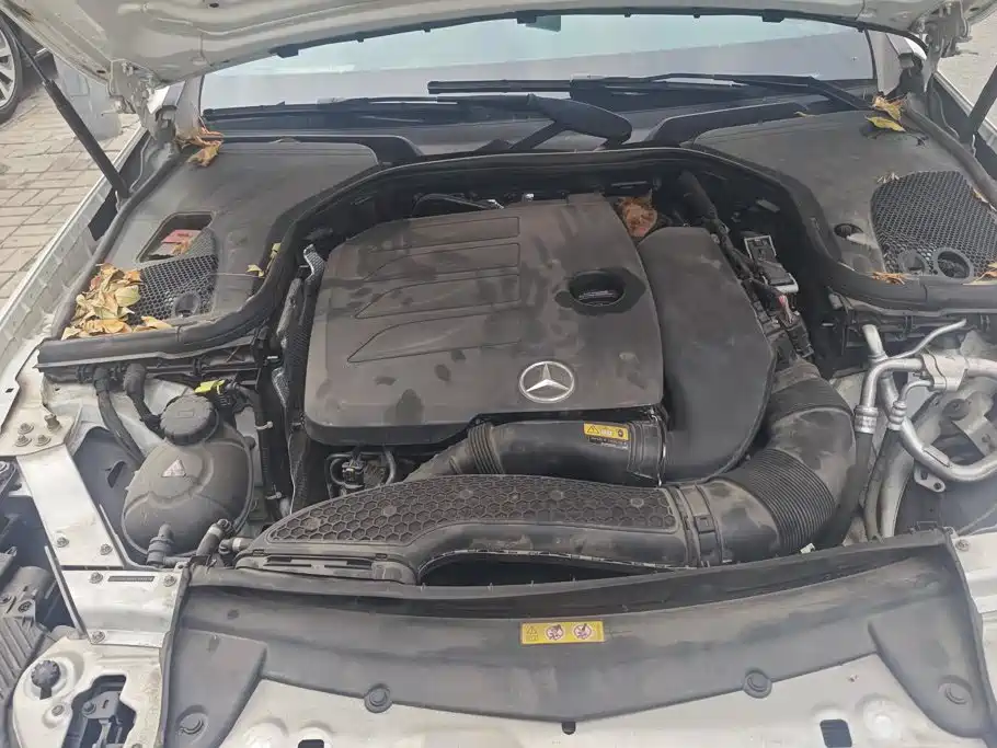 Mercedes-Benz E-Class — миниатюра 10