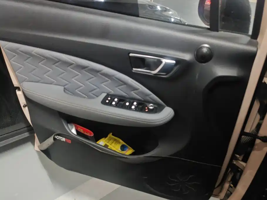 Leapmotor Leapmotor T03 — миниатюра 7