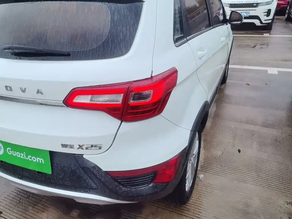 BAIC Senova X25 — миниатюра 8