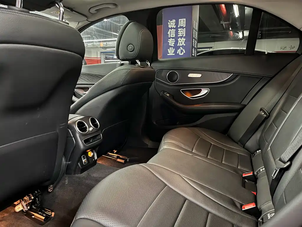 Mercedes-Benz C-Class — миниатюра 5