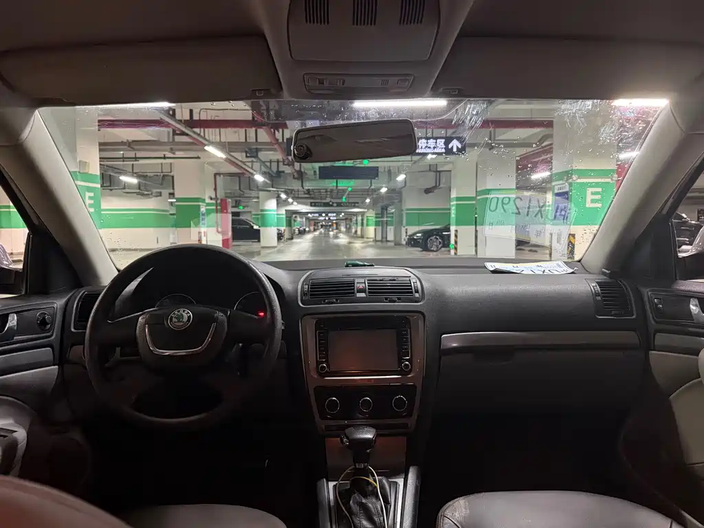 Skoda Octavia 2013 2.0L AT
