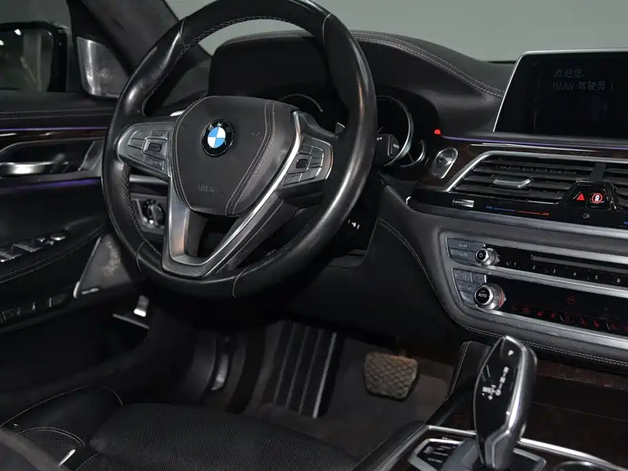 BMW 7 Series 7 2016 750Li xDrive мест