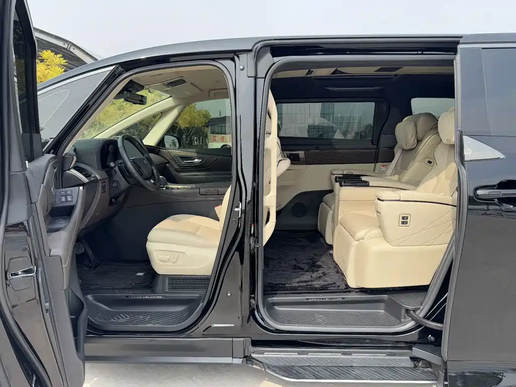 Toyota Vellfire — миниатюра 7