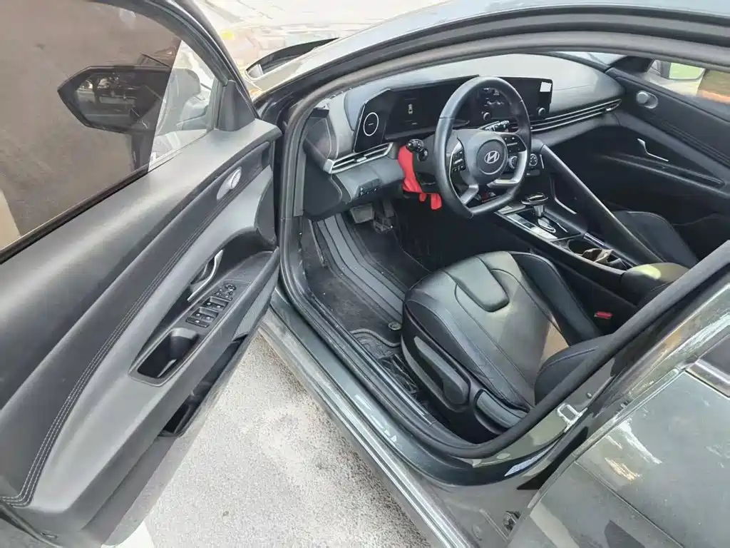 Hyundai Elantra — миниатюра 4
