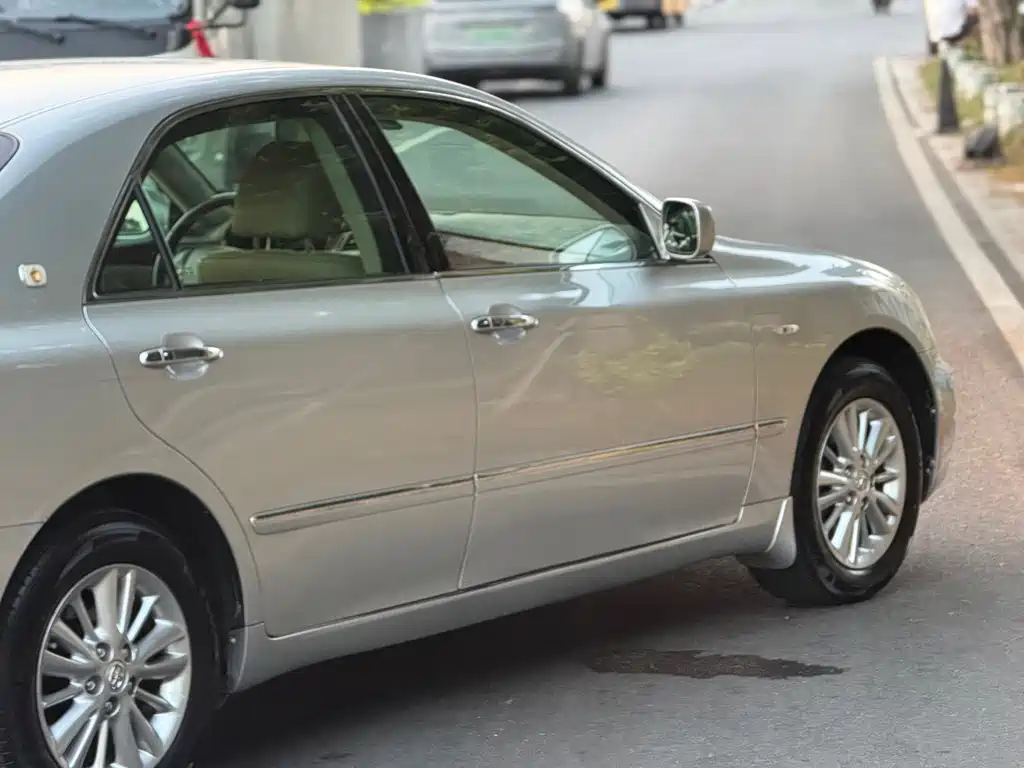 Toyota Crown — миниатюра 24