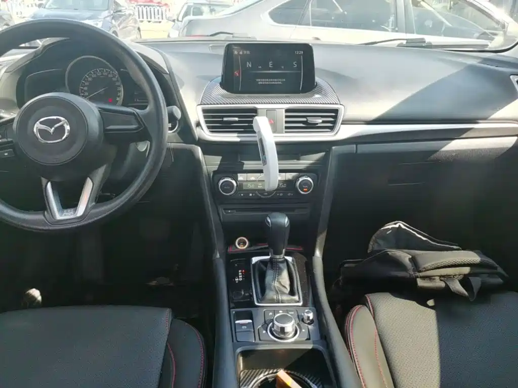 Mazda 3 Axela — миниатюра 13