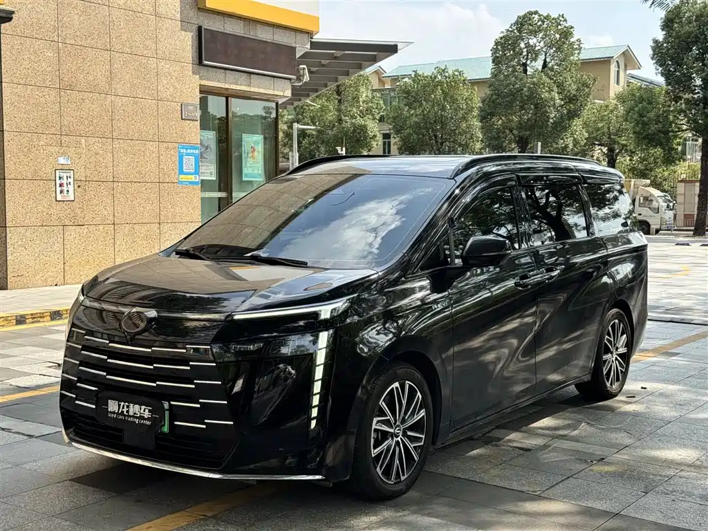 GAC Motor Trumpchi E8 PHEV