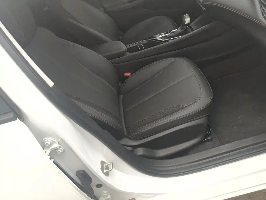 Buick Verano — миниатюра 8