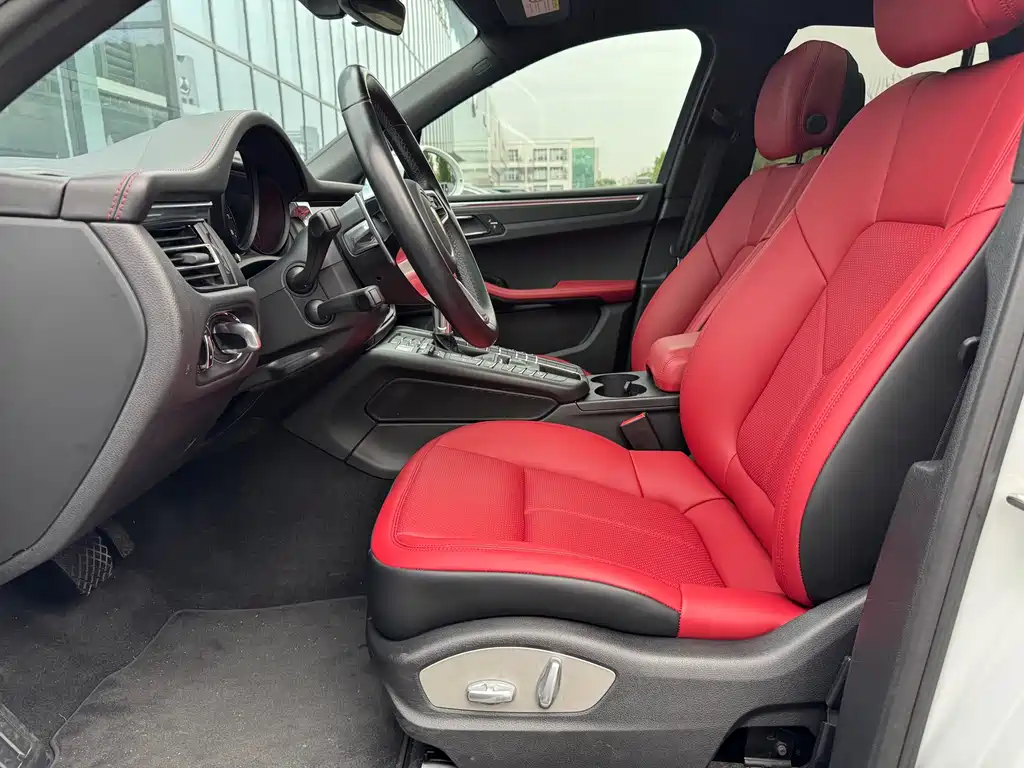 Porsche Macan — миниатюра 5