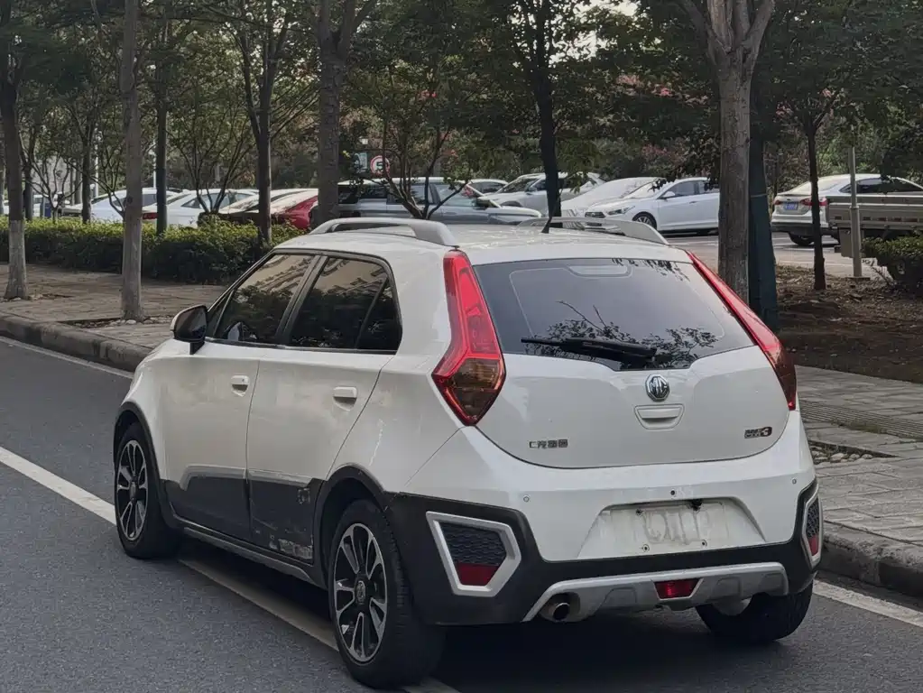 MG 3SW 2015 1.5L AMT Elite