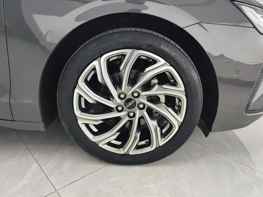 Lincoln Z — миниатюра 6