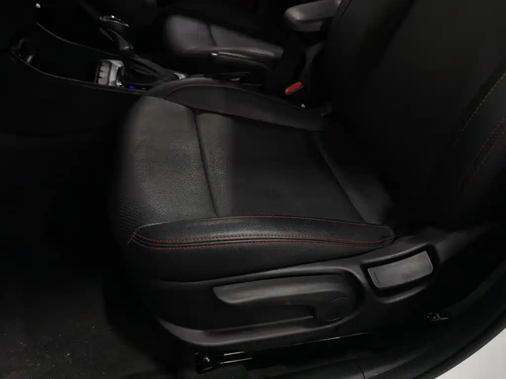 Hyundai Elantra — миниатюра 20