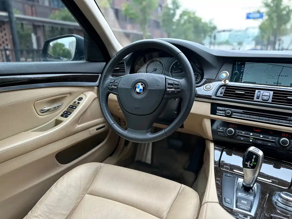 BMW 5 Series — миниатюра 22