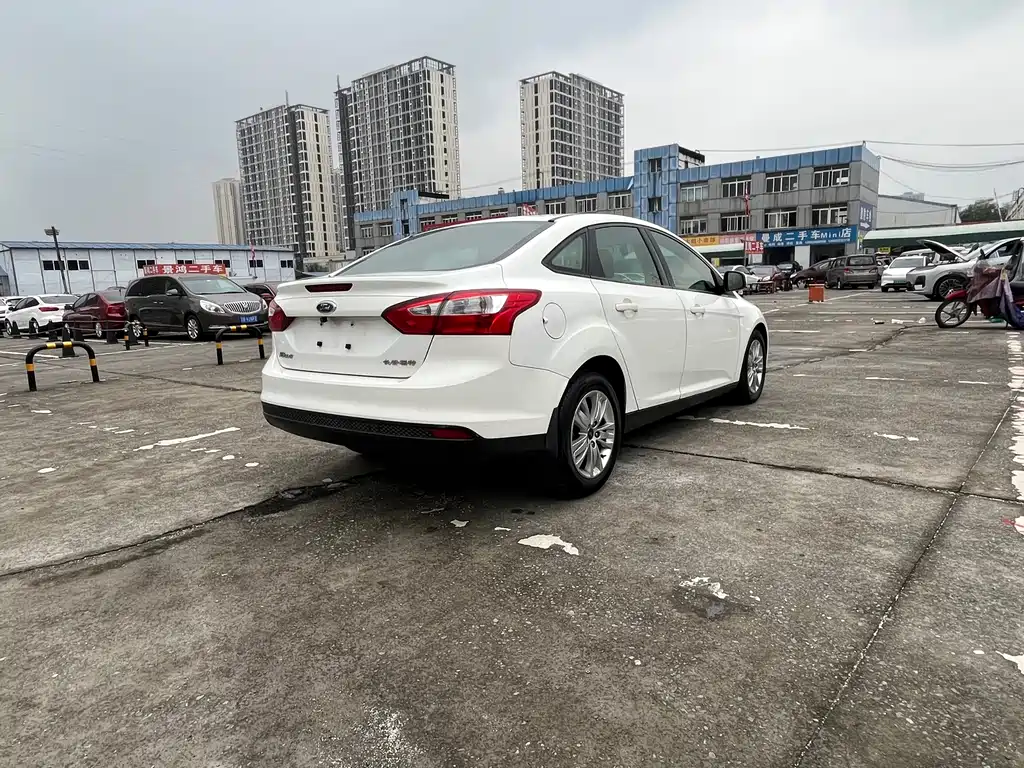 Ford Focus — миниатюра 10