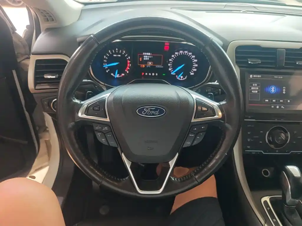 Ford Mondeo — миниатюра 11