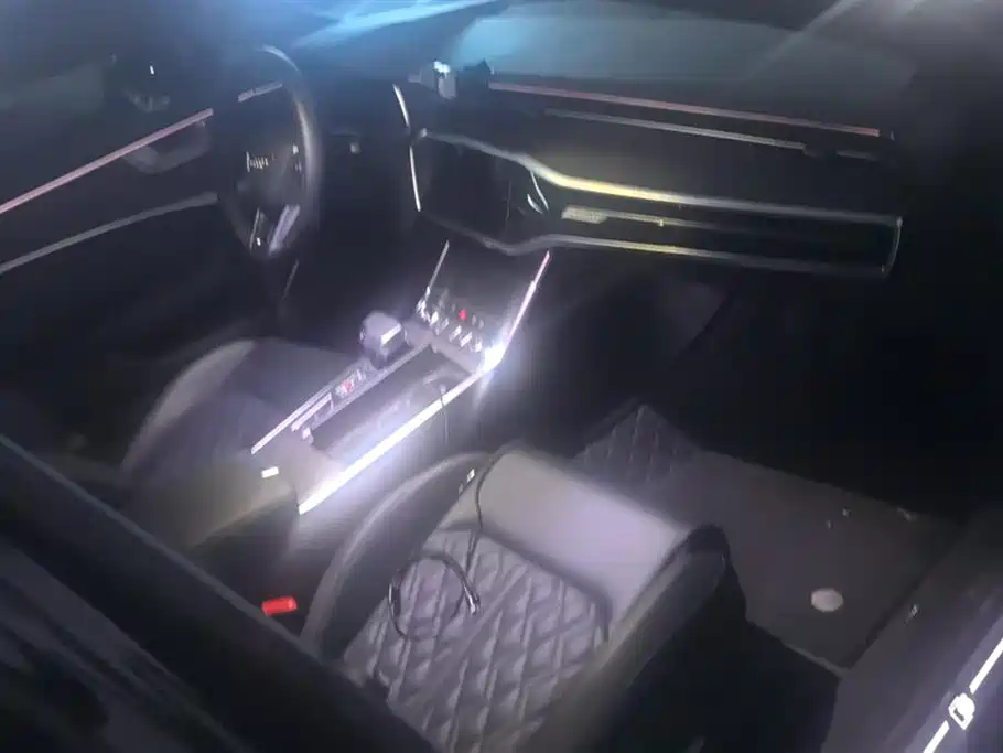 Audi A6L 2025 45 TFSI quattro + Premium