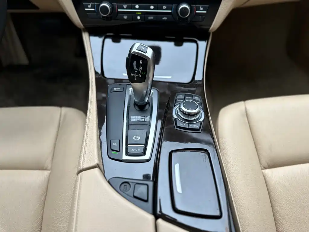 BMW 5 Series — миниатюра 20