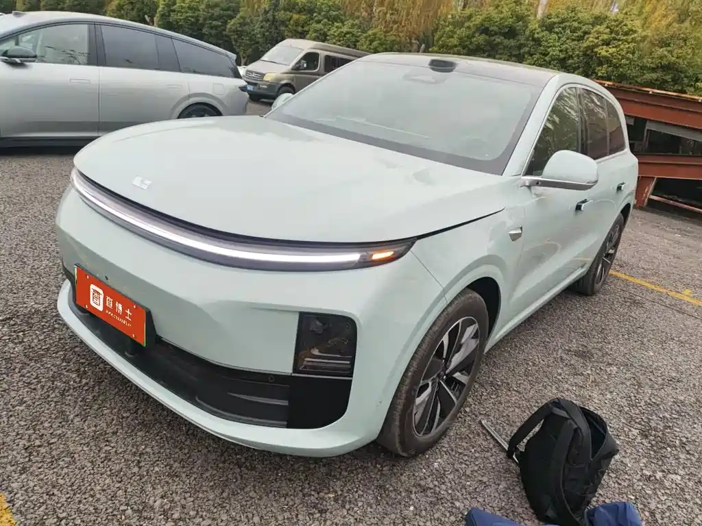 Li Auto Li L6 2025