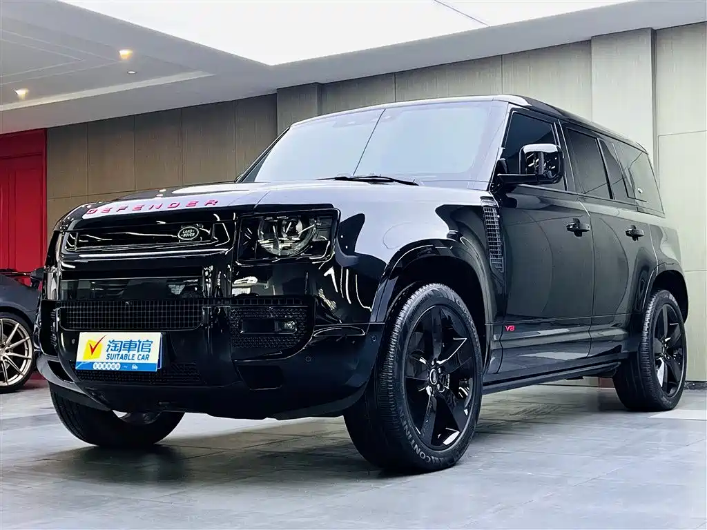 Land Rover Defender 2024