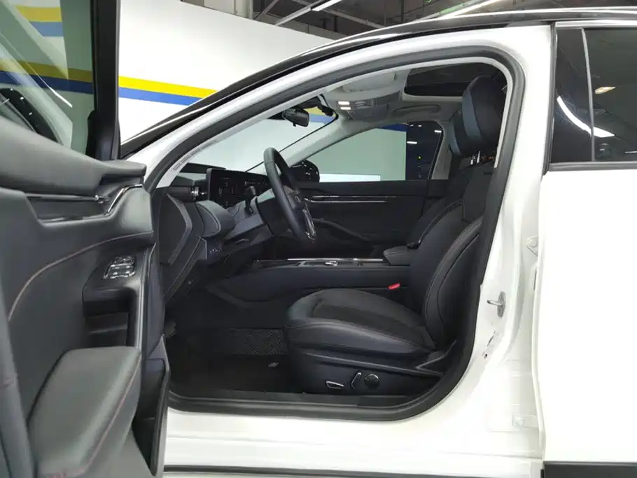 Ford Mondeo — миниатюра 9
