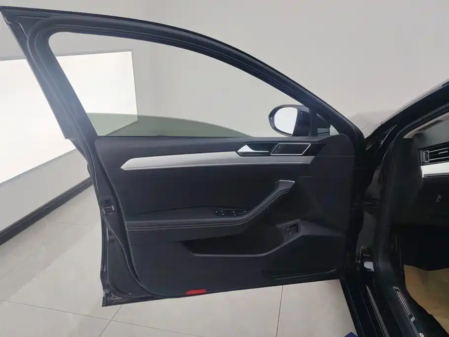 Volkswagen Magotan PHEV — миниатюра 7