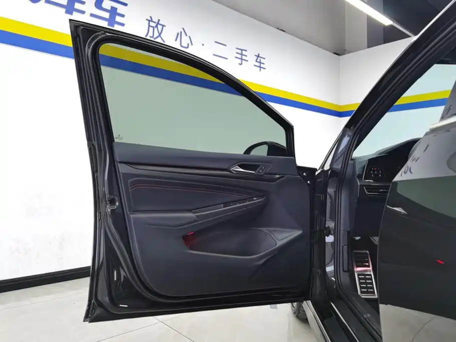 Volkswagen Golf GTI — миниатюра 7
