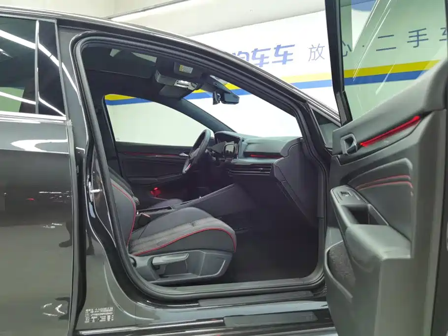 Volkswagen Golf GTI — миниатюра 8