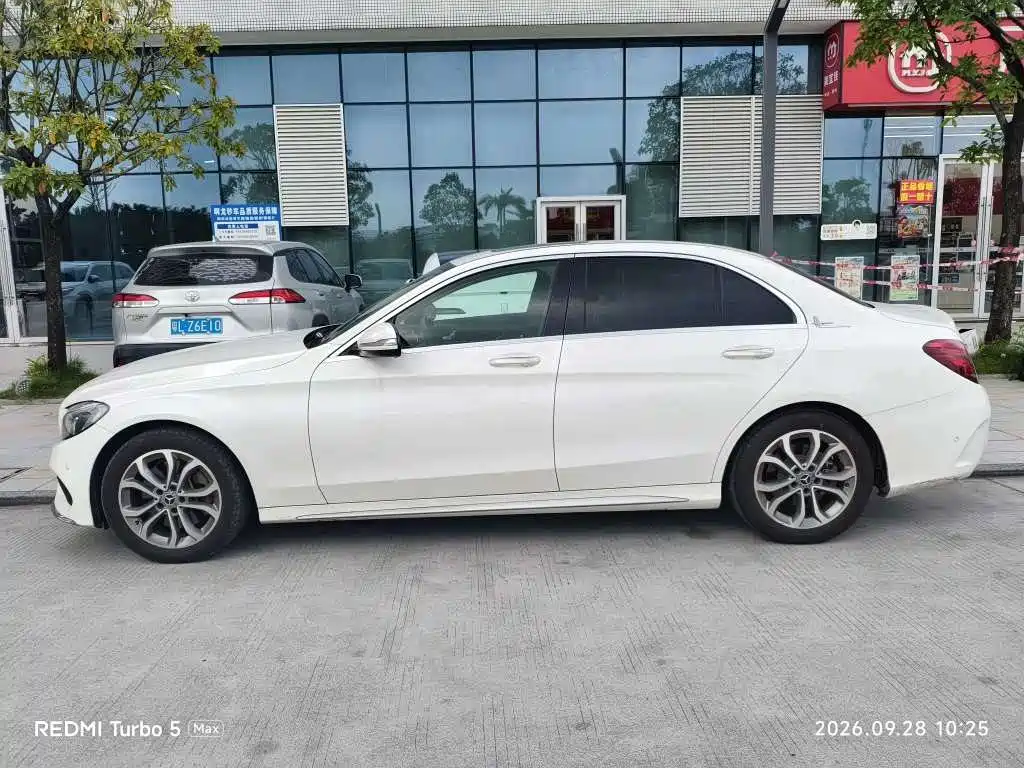 Mercedes-Benz C-Class — миниатюра 2