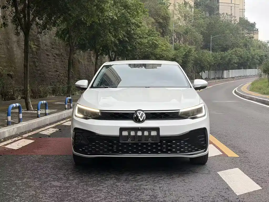 Volkswagen Lavida — миниатюра 2