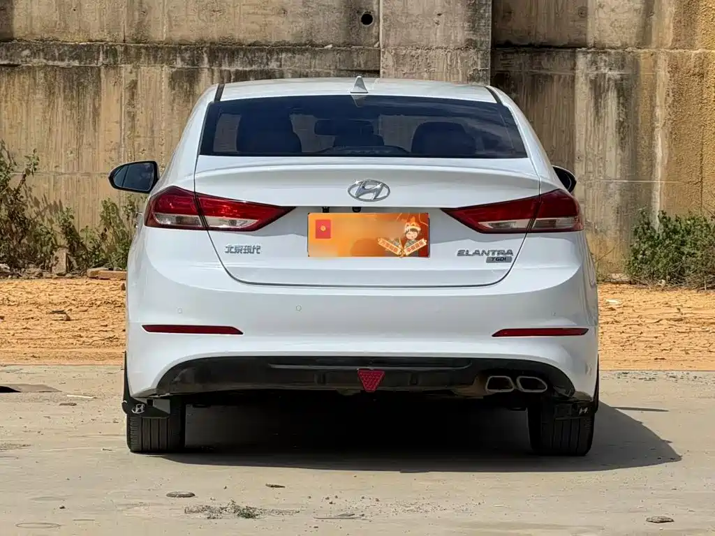 Hyundai Elantra — миниатюра 25