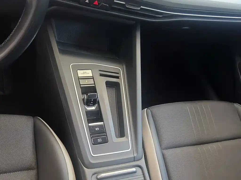 Volkswagen Golf — миниатюра 14