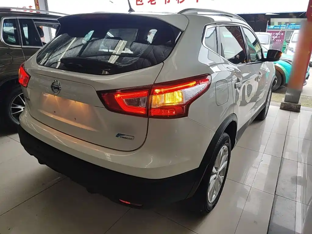Nissan Qashqai — миниатюра 7