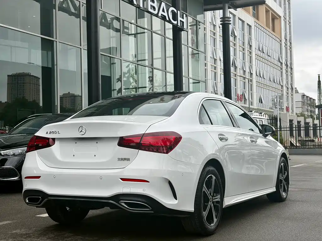 Mercedes-Benz A-Class A 2025 A 200 L Fashion