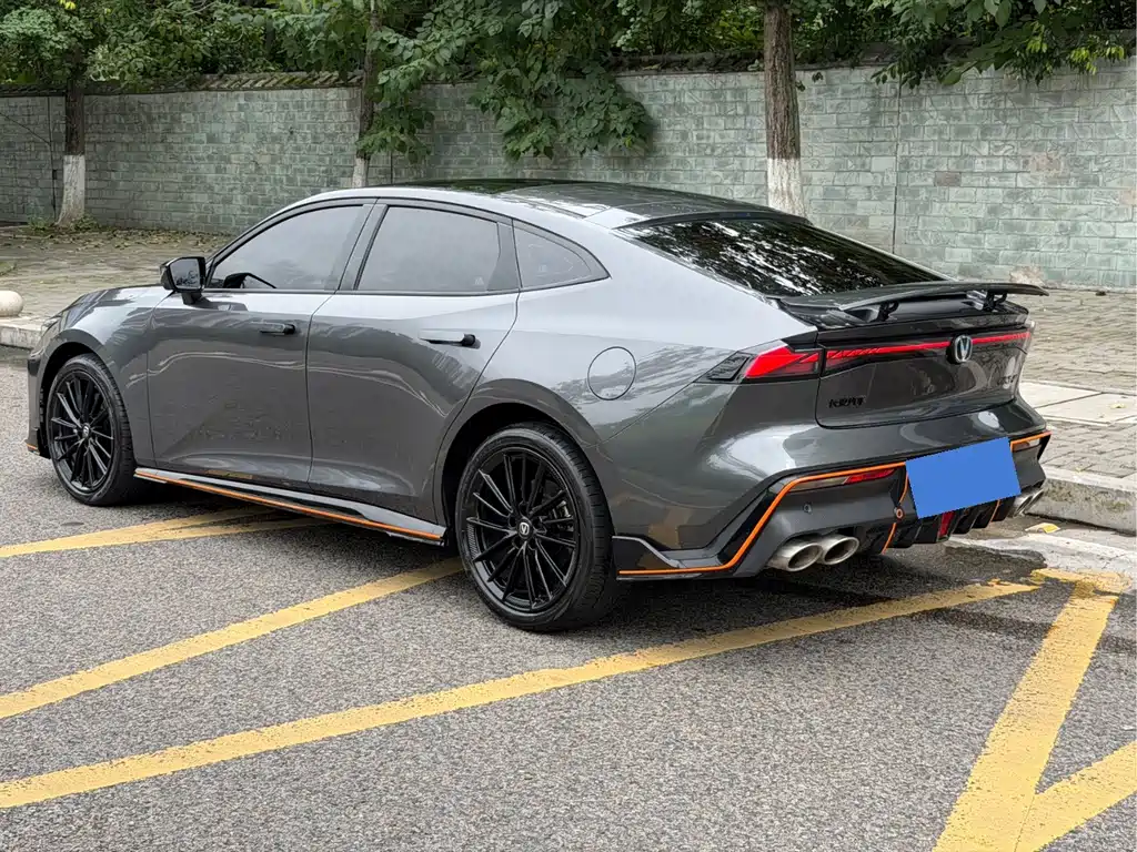 Changan UNI-V 2.0T Classic Sport Type, фото 3