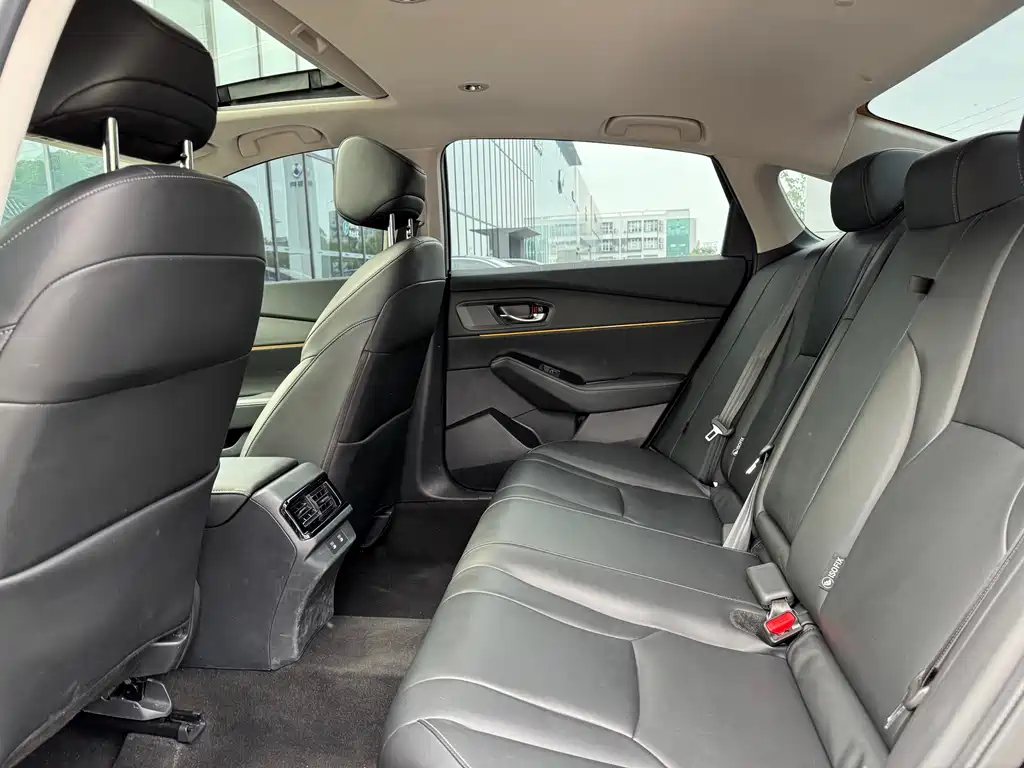 Honda Accord — миниатюра 9