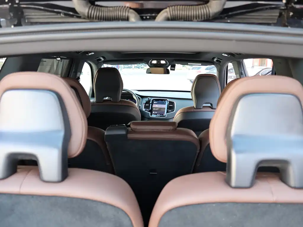 Volvo XC90 2025 B6 Luxury 7 мест
