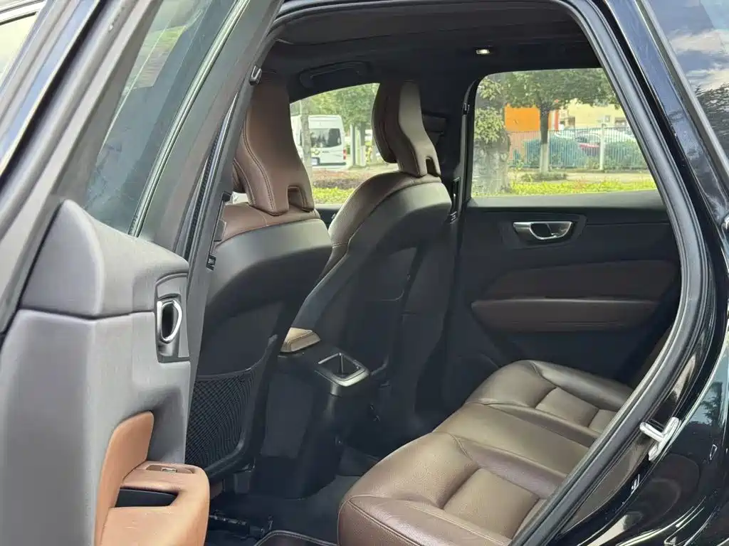 Volvo XC60 — миниатюра 12