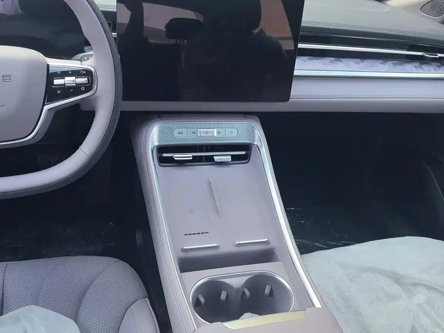 Roewe M7 DMH — миниатюра 16