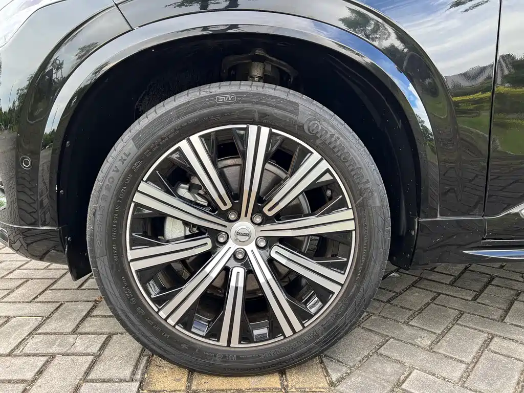 Volvo XC90 — миниатюра 11