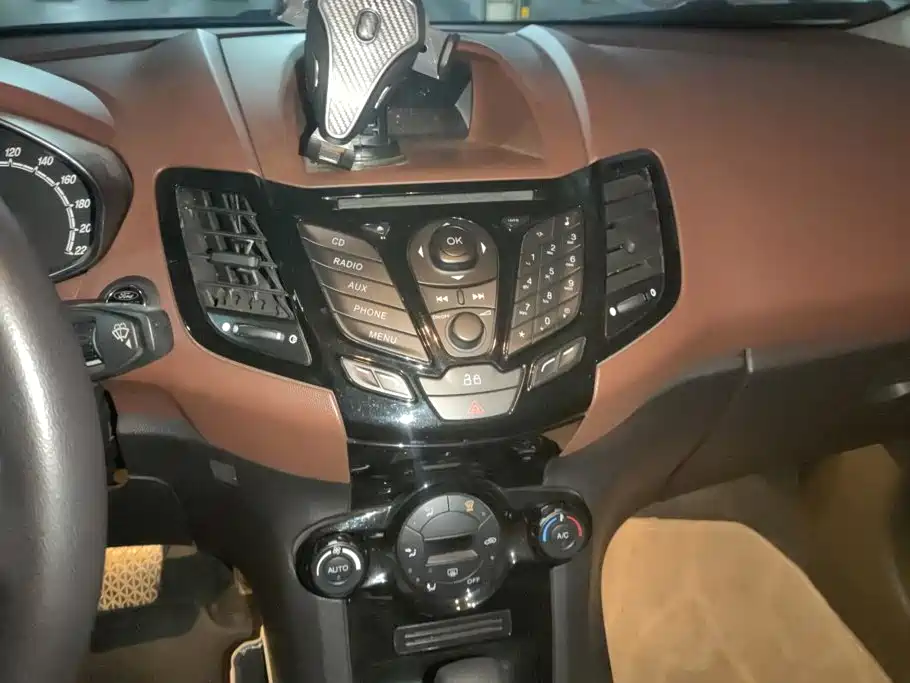 Ford Fiesta — миниатюра 13