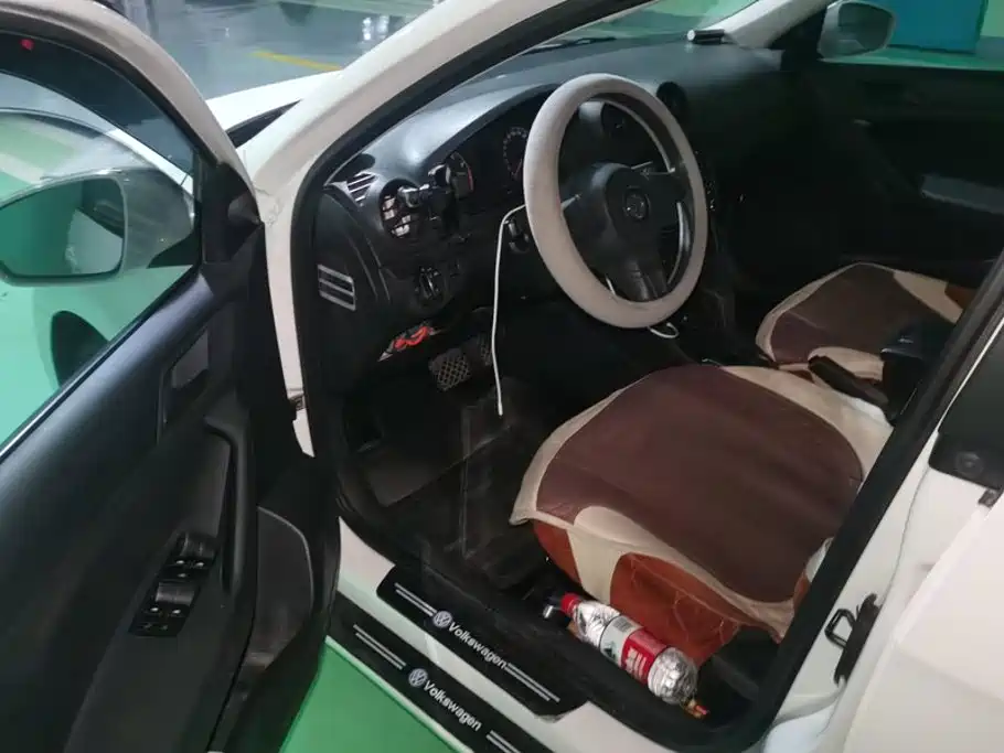 Volkswagen Jetta — миниатюра 9